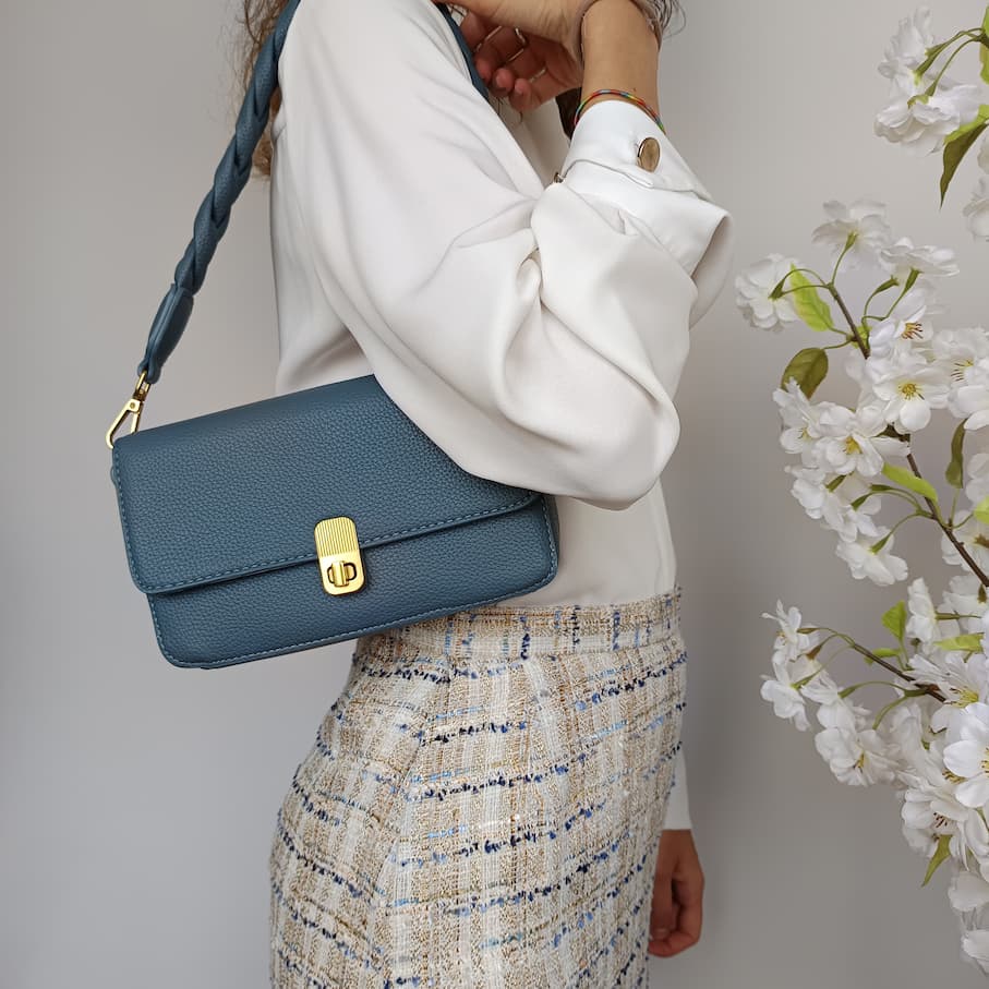 Bolso de cuero sintético azul con asa trenzada - Imagen 3