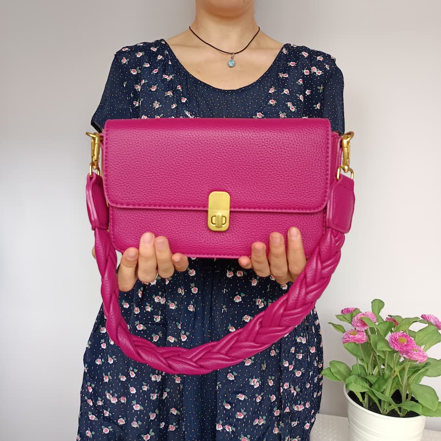 Bolso de cuero sintético rosa fucsia con asa trenzada - Imagen 4