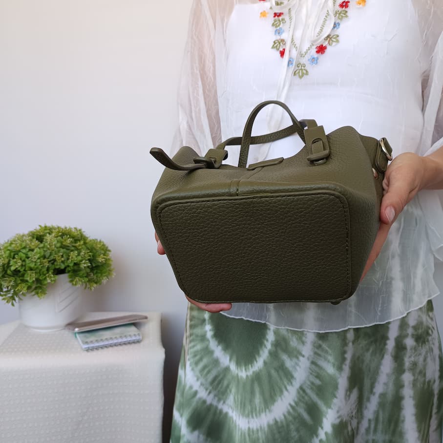 Bolso de cuero sintético rugoso verde con bolsito extraíble - Imagen 4