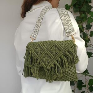Bolsos con alma: bolso verde macramé