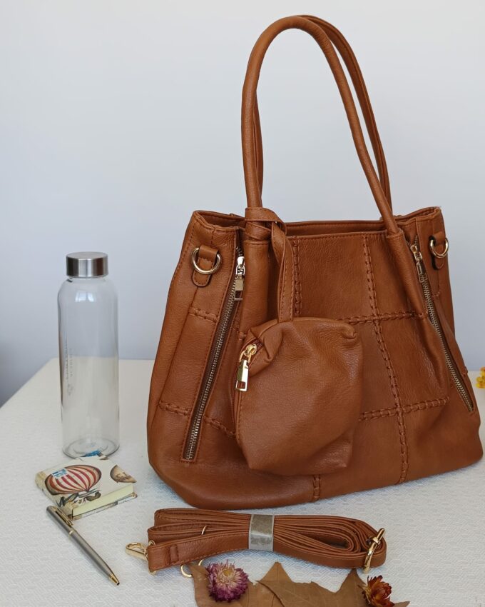 Bolso grande de cuero sintético marrón con bolsillo extraíble