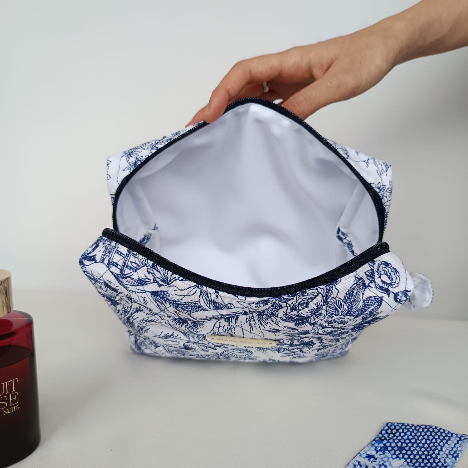 Neceser clásico de Toile de Jouy azul y blanco - Imagen 5
