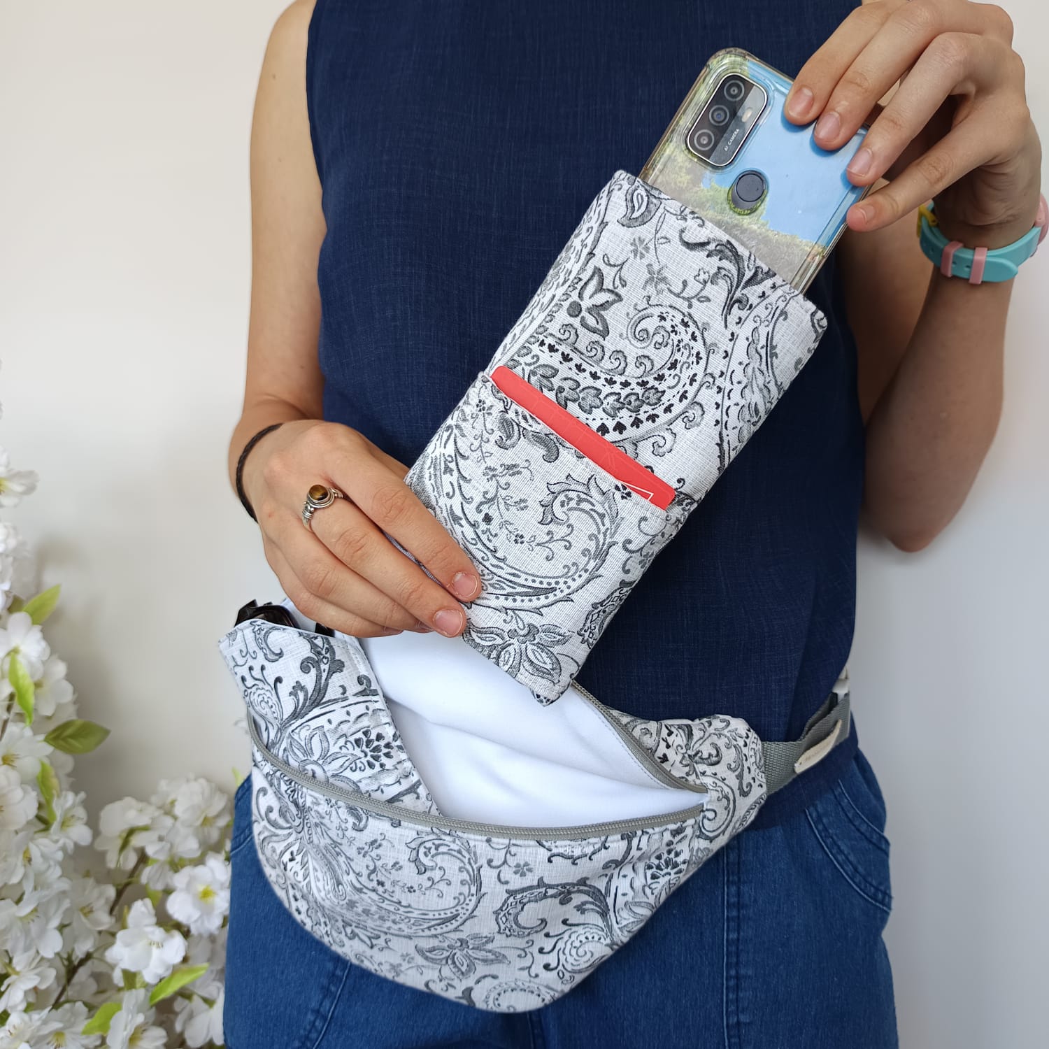 Pack de riñonera, funda de gafas y funda móvil gris - Imagen 7