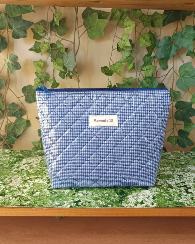 Neceser guateado impermeable azul marino con cuadros Vichy