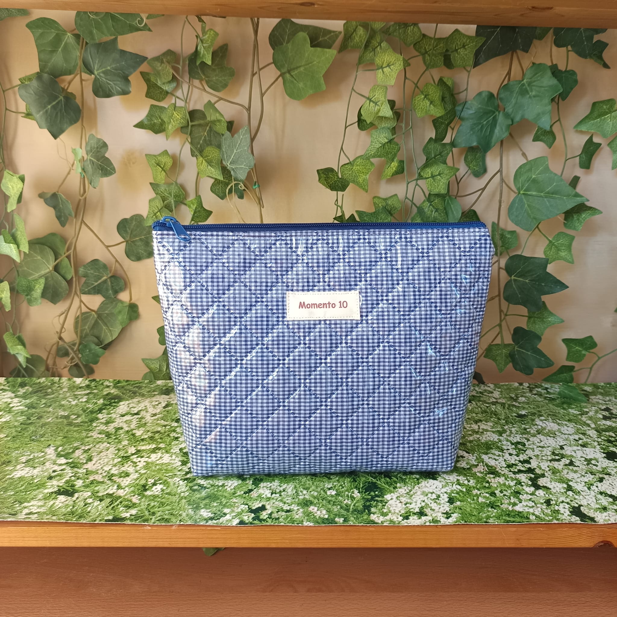 Neceser guateado impermeable azul marino con cuadros Vichy