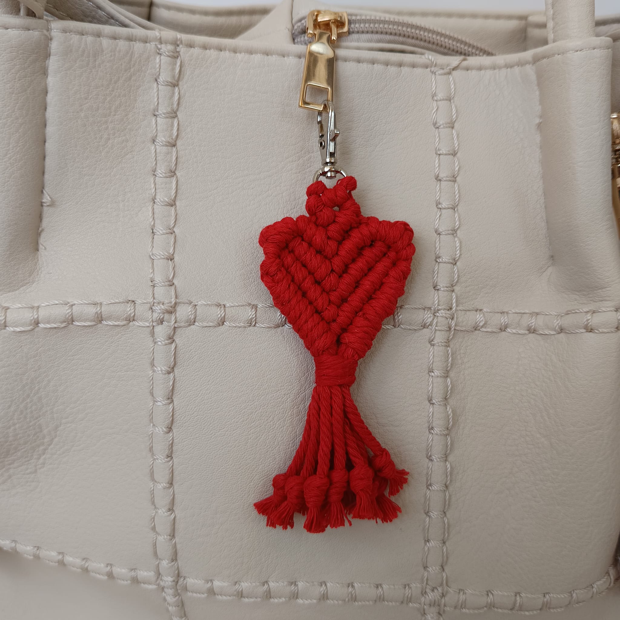 Kit llavero de macramé con forma de corazón