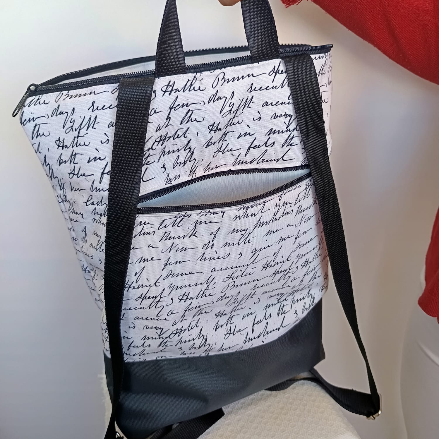Mochila de tela con base impermeable negra - Imagen 3