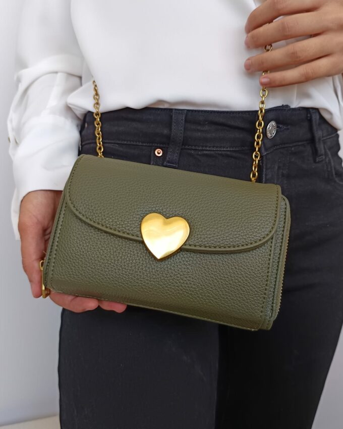 Bolso de polipiel verde oliva con cadena dorada y tarjetero interior