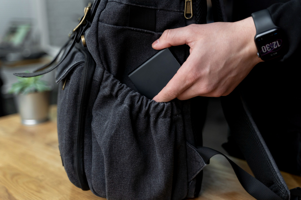 ¿Riñonera, totebag o porta móvil? Elige el accesorio perfecto para ti