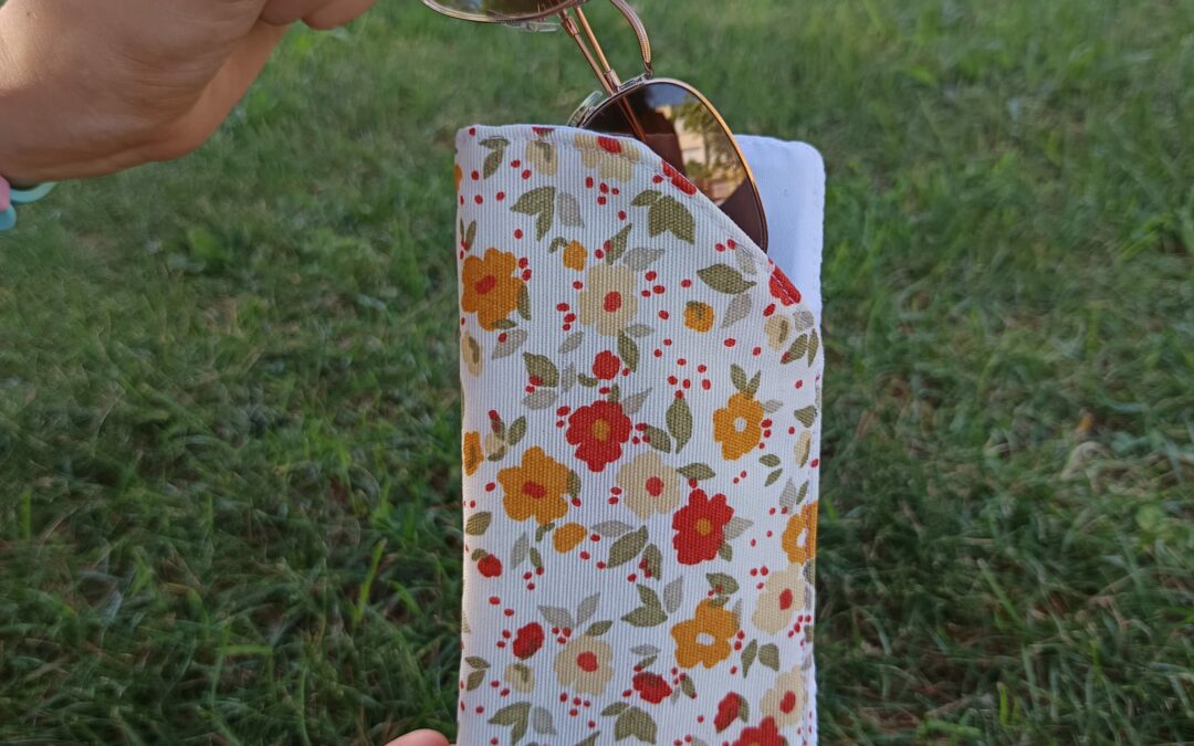 El toque boho que tus gafas necesitan: fundas con carácter