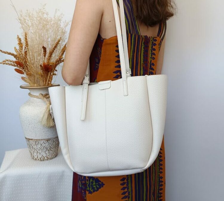 Bolsos de cuero sintético: ventajas reales